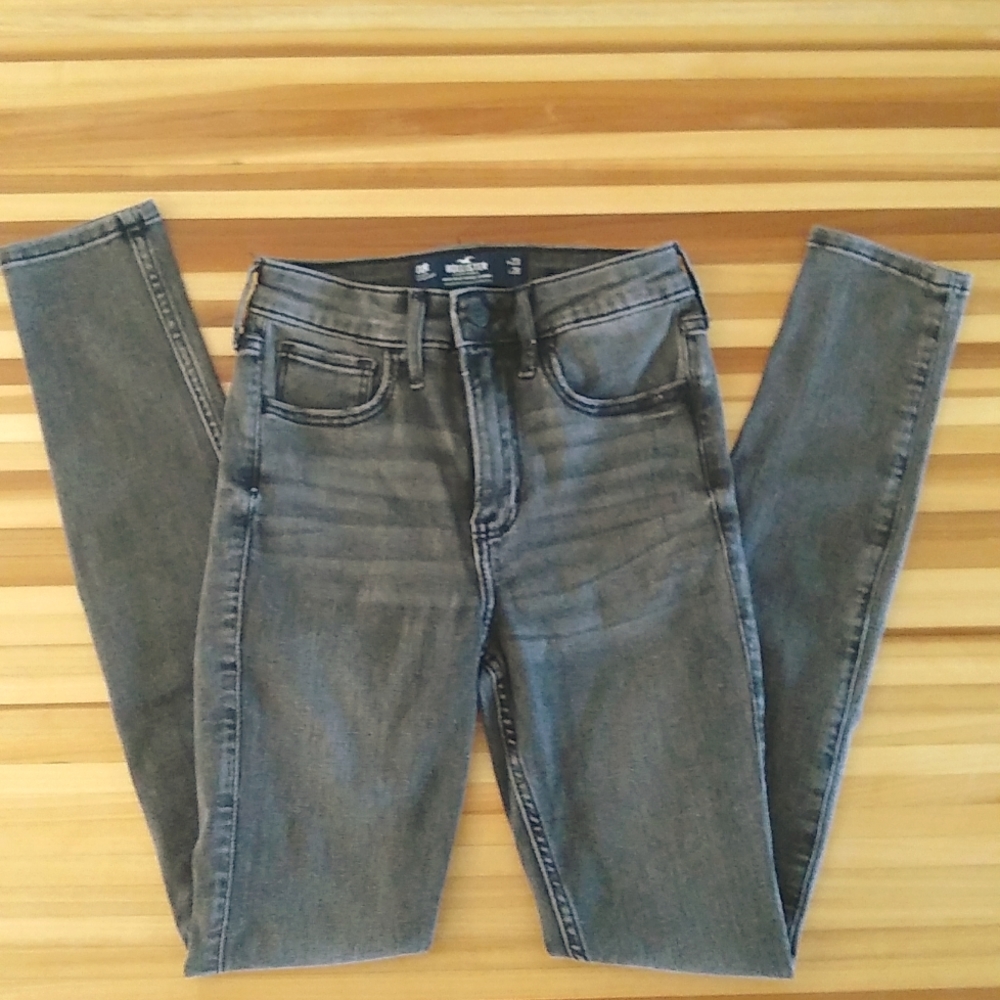 Hollister Blackwash skinny jean